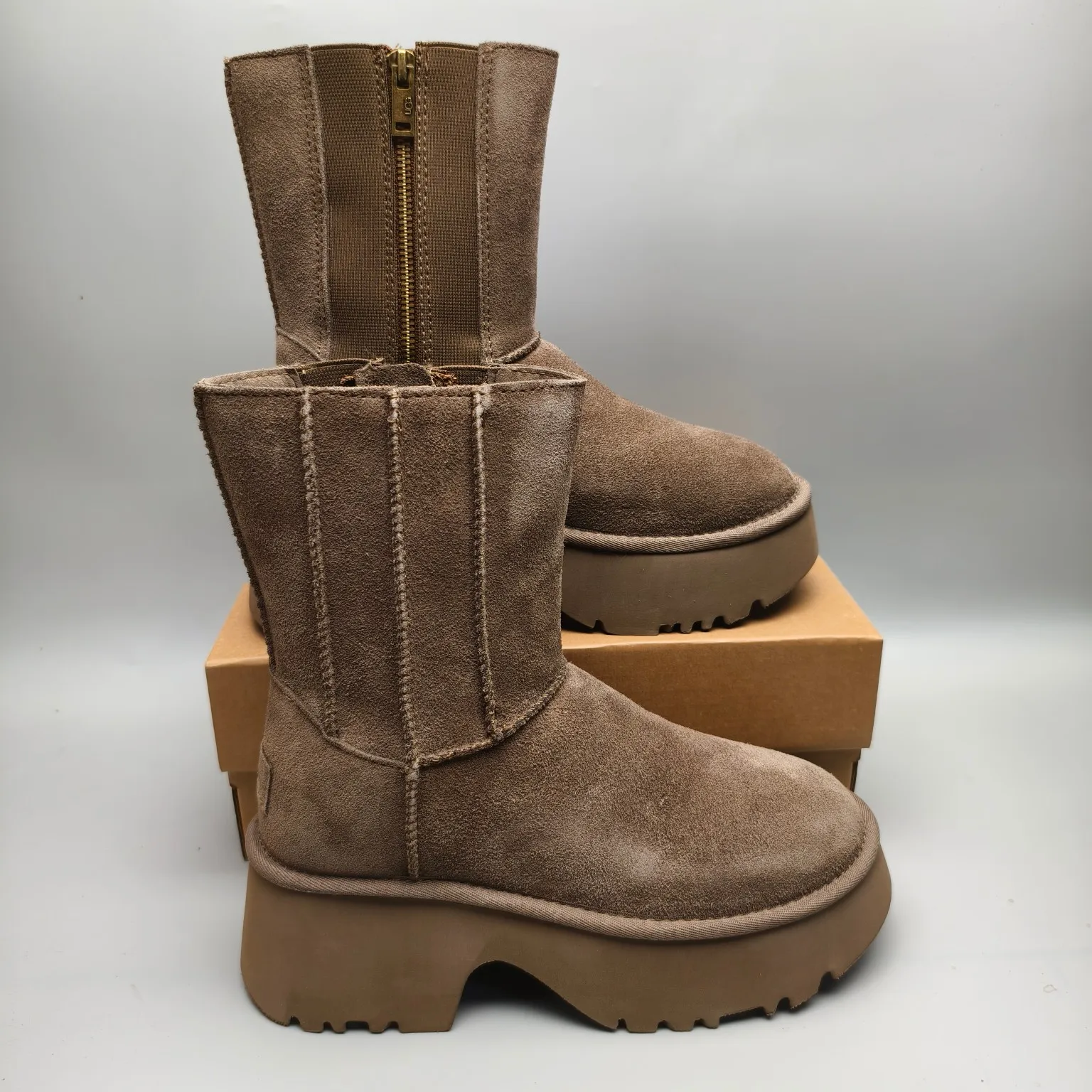 💰600 UGG sheepskin all-in-one snow boots 8313 Thick sole wedge casual women's boots Color: maroon black walnut Matching size: 35-40